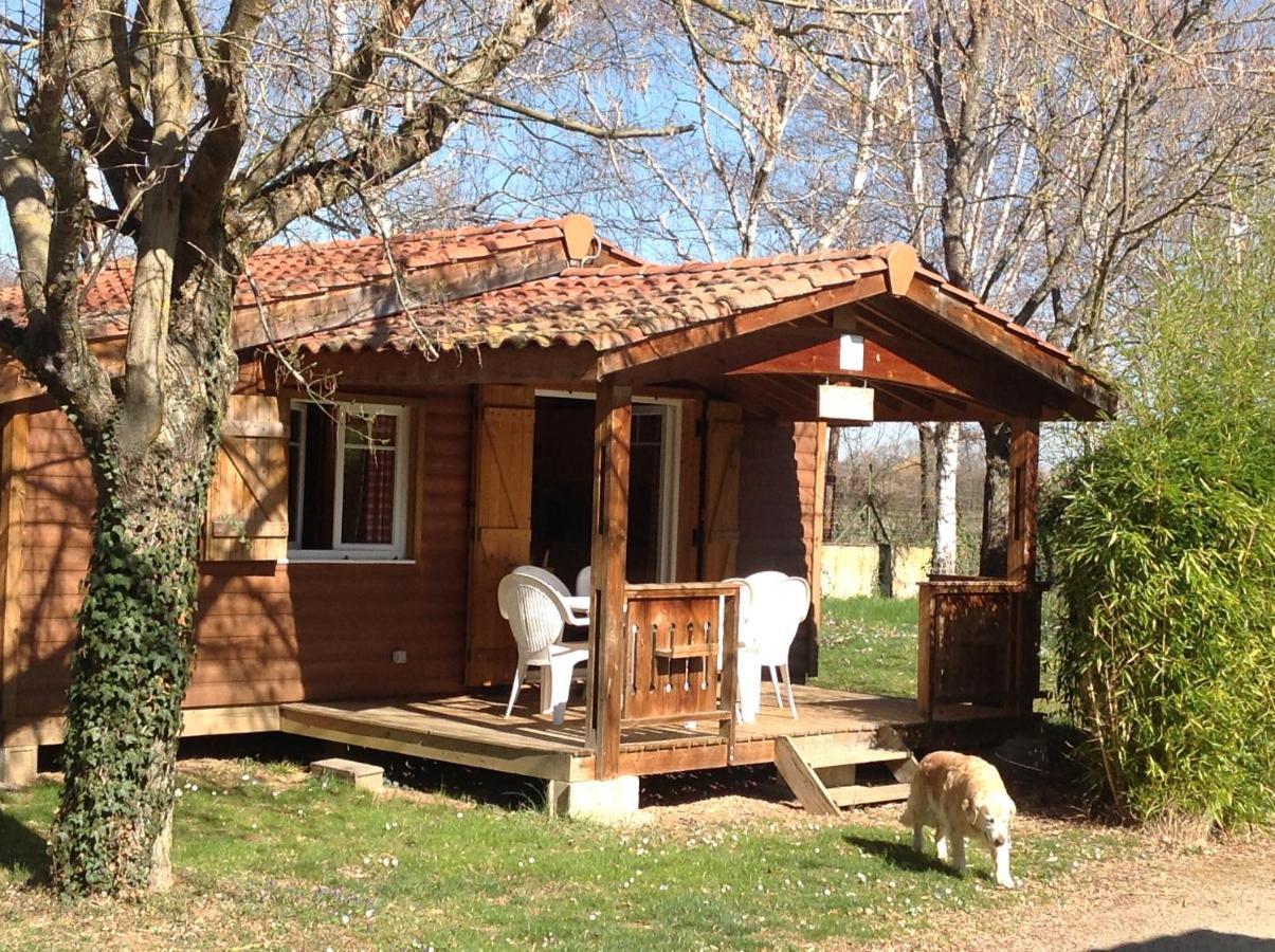 Camping Le Pont D'Allagnon Lempdes sur Allagnon Exteriör bild