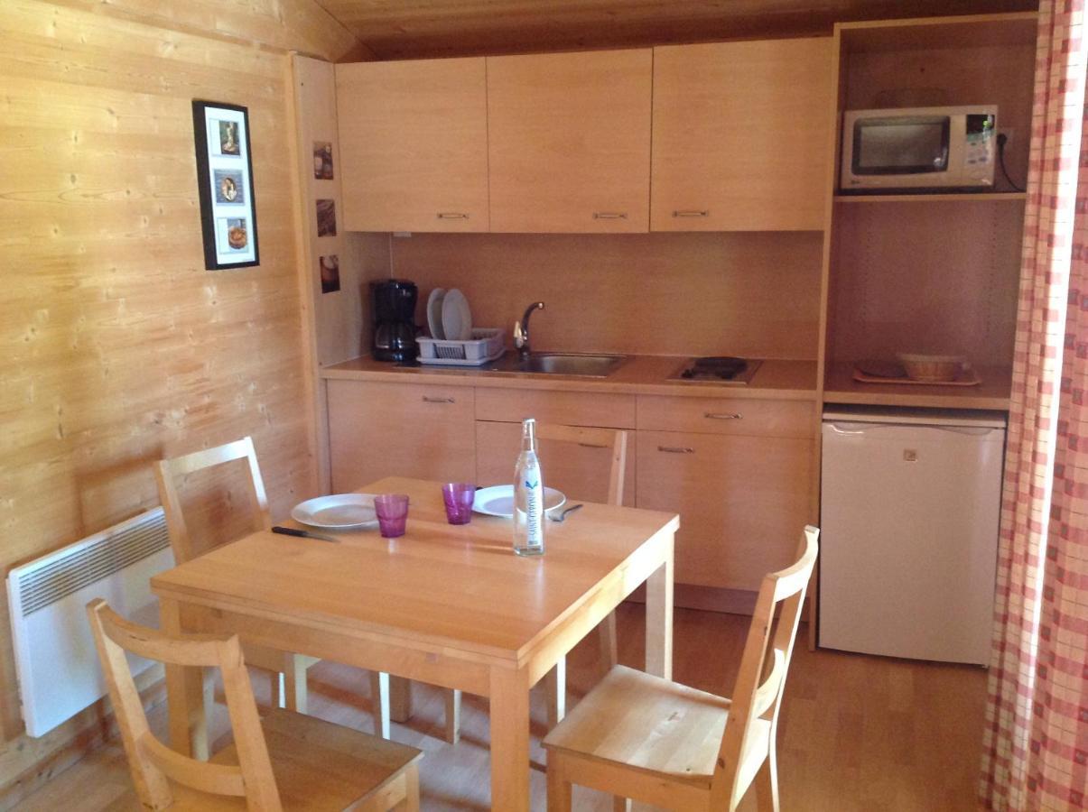 Camping Le Pont D'Allagnon Lempdes sur Allagnon Exteriör bild