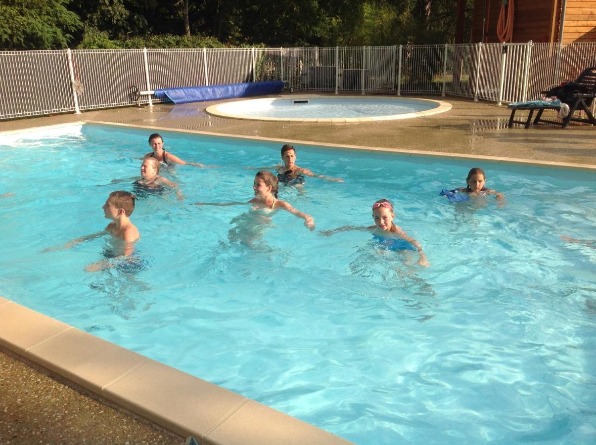 Camping Le Pont D'Allagnon Lempdes sur Allagnon Exteriör bild